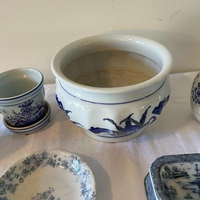 Blue and White Ceramic Decor (K)