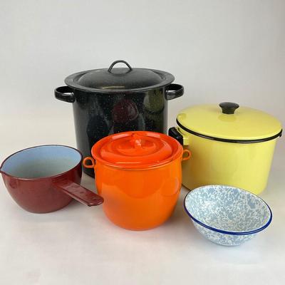 Sale Photo Thumbnail #722: Comes included are a steamer pot, 2 handled pots, a small pot, and a spatterware bowl.
Measurements:
Steamer pot is 9” in height, 10.5” in diameter
Yellow pot is 6” in height, 9.25” in diameter
