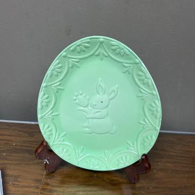 Nice Nice Green Bunny Egg Shaped Plate