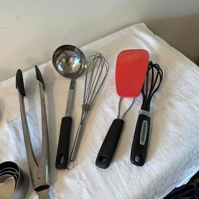 Kitchen Utensils Lot of 15 Items (K)
