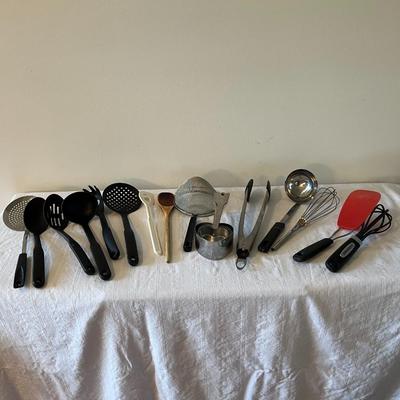 Kitchen Utensils Lot of 15 Items (K)