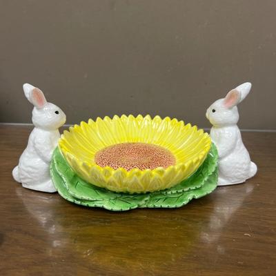 Nice Sunflower Candy Dish with Bunnies