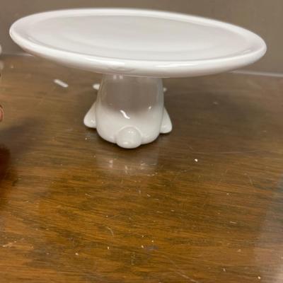 Nice White Bunny Stand in Good Condition