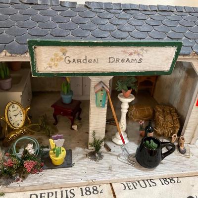 Garden Dreams decor