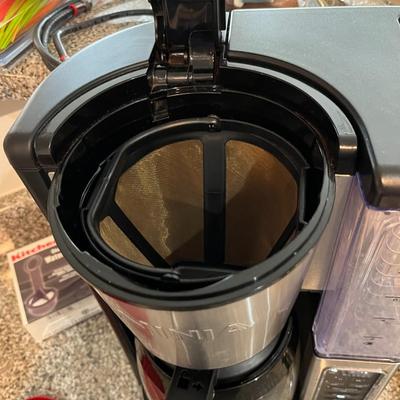 Ninja Coffee Maker (K)