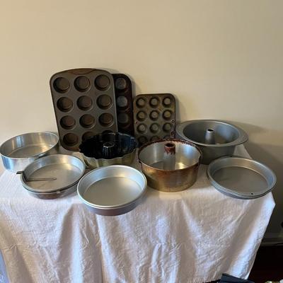 Assorted Baking Pans Lot of 15