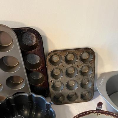 Assorted Baking Pans Lot of 15