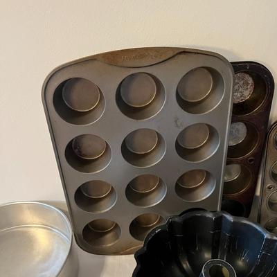 Assorted Baking Pans Lot of 15