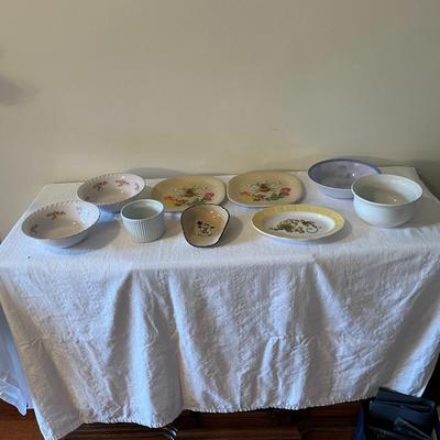 Assorted Kitchen Bowls (K)