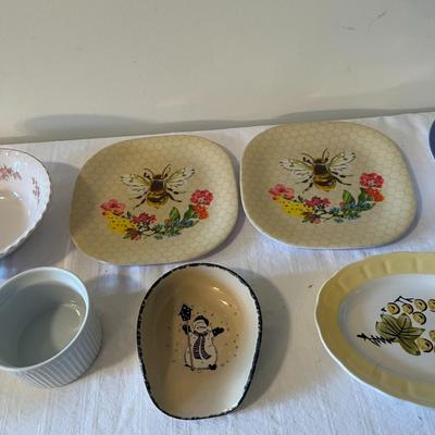 Assorted Kitchen Bowls (K)