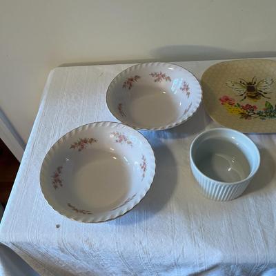 Assorted Kitchen Bowls (K)