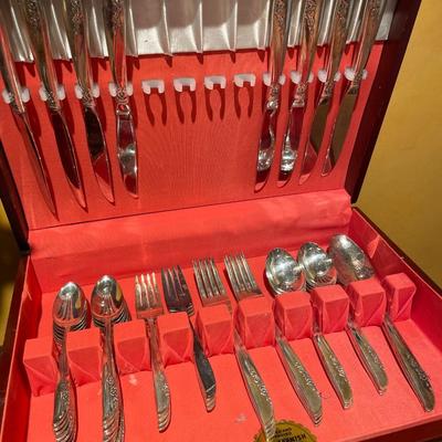 Vintage Oneida silverware In wood box