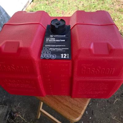 Gas tank