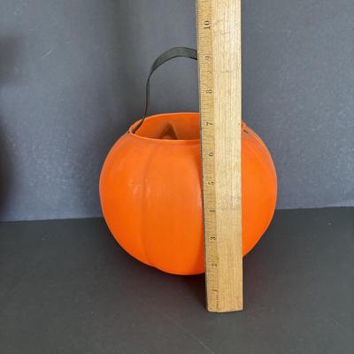LOT 86: Vintage Halloween Pumpkin Candy Bucket, Relpo Planter & Gorilla Mask along with a 10" Fiber Optic Pumpkin ?