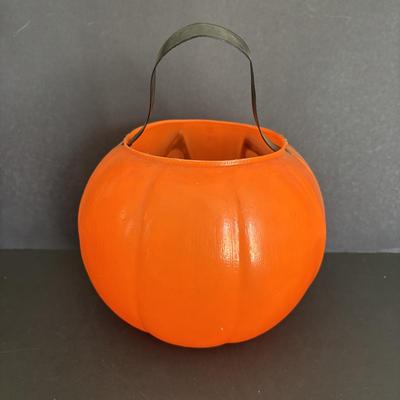 LOT 86: Vintage Halloween Pumpkin Candy Bucket, Relpo Planter & Gorilla Mask along with a 10" Fiber Optic Pumpkin ?