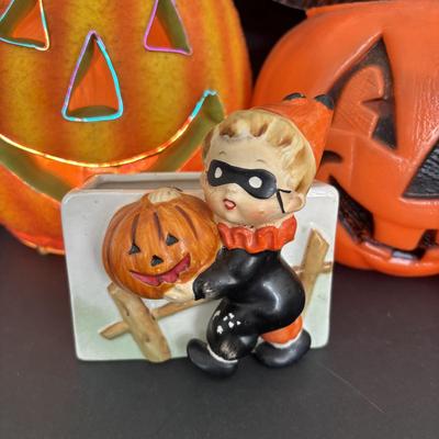 LOT 86: Vintage Halloween Pumpkin Candy Bucket, Relpo Planter & Gorilla Mask along with a 10" Fiber Optic Pumpkin ?
