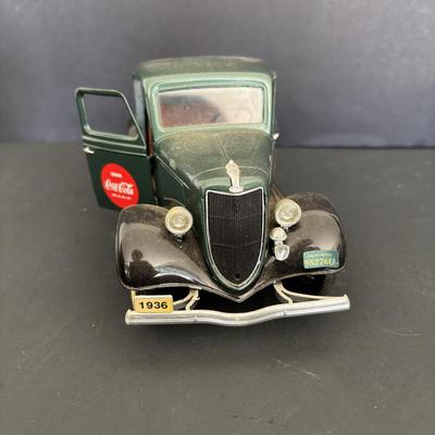 LOT 106: Coca-Cola Die Cast Trucks & Holiday Dual Classic Carrier Truck