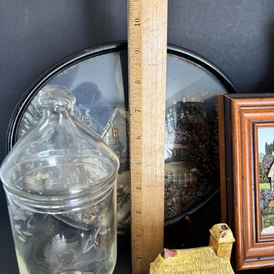 LOT 108: Oval Metal w/Dome Glass 1939 World's Fair Picture Frame, Swanbourne Cottage Collection (4), 3-D Diorama of Anne Hathaway...