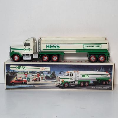 LOT 113: 1988 & 1990-1994 Vintage HESS Holiday Collection Complete with Original Boxes and Components