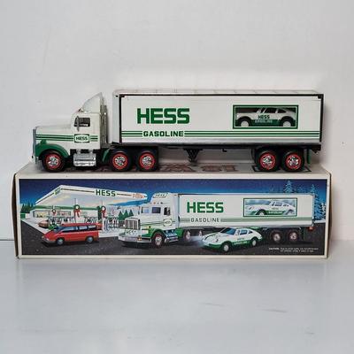 LOT 113: 1988 & 1990-1994 Vintage HESS Holiday Collection Complete with Original Boxes and Components