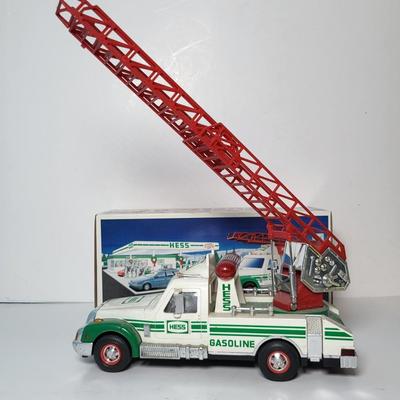 LOT 113: 1988 & 1990-1994 Vintage HESS Holiday Collection Complete with Original Boxes and Components