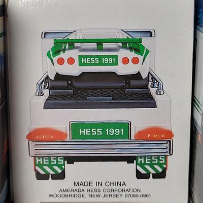 LOT 113: 1988 & 1990-1994 Vintage HESS Holiday Collection Complete with Original Boxes and Components