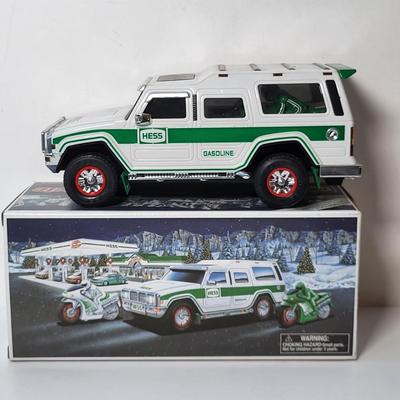 LOT 114: 2000-2004 HESS Holiday Collection Complete with Original Packaging and Components