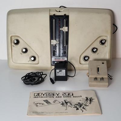 LOT 119: Original Vintage Magnavox Odyssey 200 Video Game Console with Components & Installation Manual