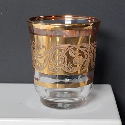 LOT 126: Vintage MCM Glass Collection: Dorothy Thorpe Silver Polka Dot Dashes Glasses & Gold Trim Shot Glasses