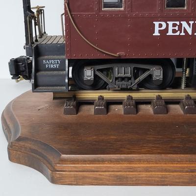LOT 135: Pennsylvania Railroad Caboose Lamp