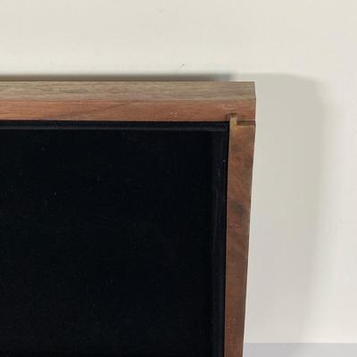 LOT 137: Snap-on Collector Edition Wrench Series in Wood Display Box