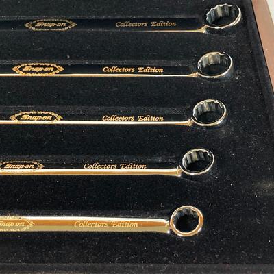 LOT 137: Snap-on Collector Edition Wrench Series in Wood Display Box