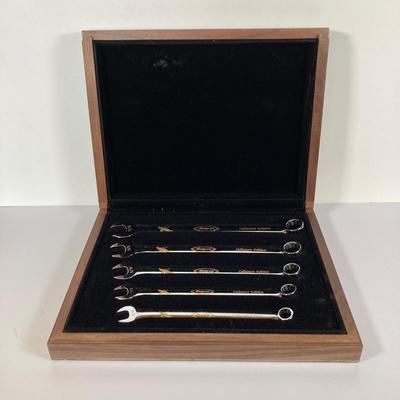 LOT 137: Snap-on Collector Edition Wrench Series in Wood Display Box