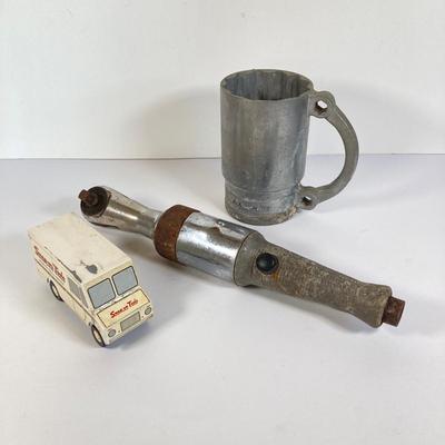 LOT 143: Vintage Snap-on Collection - Heavy Duty FAR72 Ratchet Wrench, Pewter Mug and Mini Metal Truck