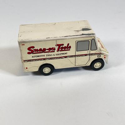 LOT 143: Vintage Snap-on Collection - Heavy Duty FAR72 Ratchet Wrench, Pewter Mug and Mini Metal Truck