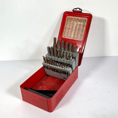 LOT 144: Collection of Drill Bits - Snap-on DBRXC121PC ThunderBit High Performance Heavy-duty, Snap-on Magnetic and Blue Point Set