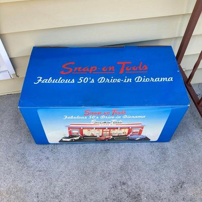 LOT 146: Vintage Snap-on Tools Fabulous 50's Drive-in Diorama with Original Box