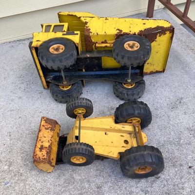 LOT 149: Vintage Metal Toys - Dump Truck, Fire Engine and Tractors - Tonka, Buddy L and More