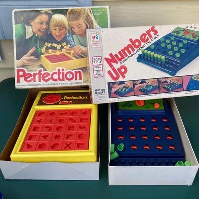 LOT 151: Vintage Toys - Hi-Q, Perfection, Happy Days, Etch a Sketch, Numbers Up and More