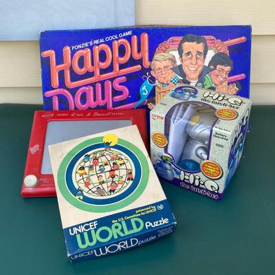LOT 151: Vintage Toys - Hi-Q, Perfection, Happy Days, Etch a Sketch, Numbers Up and More