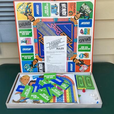 LOT 151: Vintage Toys - Hi-Q, Perfection, Happy Days, Etch a Sketch, Numbers Up and More