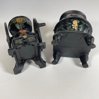 LOT 202: Sweet Miniature Cast Iron Set