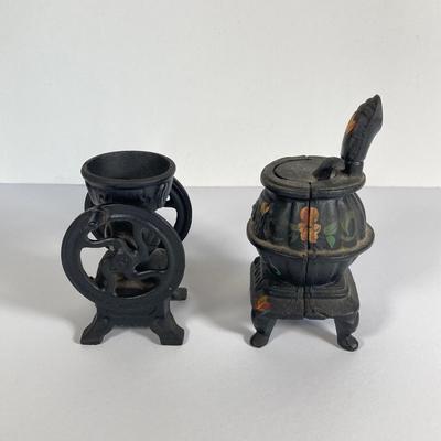 LOT 202: Sweet Miniature Cast Iron Set