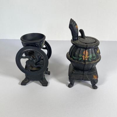 LOT 202: Sweet Miniature Cast Iron Set