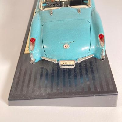 LOT 204: Collectible Diecast Cars - 1957 Chevrolet Corvette and Maisto 1992 Jaguar XJ220 in Original Box