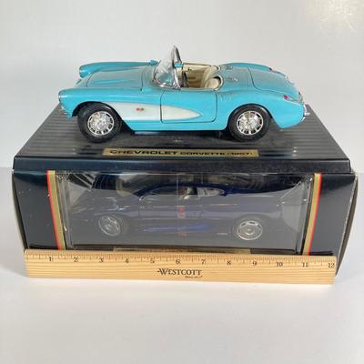 LOT 204: Collectible Diecast Cars - 1957 Chevrolet Corvette and Maisto 1992 Jaguar XJ220 in Original Box
