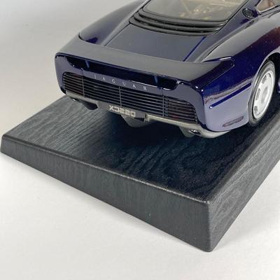 LOT 204: Collectible Diecast Cars - 1957 Chevrolet Corvette and Maisto 1992 Jaguar XJ220 in Original Box