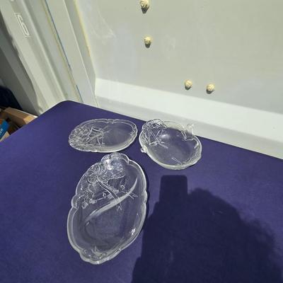 Sale Photo Thumbnail #3: 1-3 section divided biwl
1-2 section plate
2 bowls