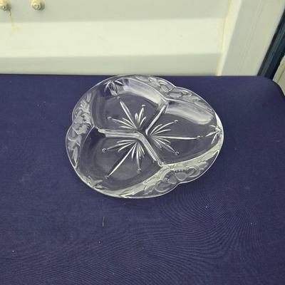 Sale Photo Thumbnail #4: 1-3 section divided biwl
1-2 section plate
2 bowls