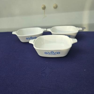 Sale Photo Thumbnail #13: Lot of 3 Corning Ware petite pans in
Cornflower bluepattern